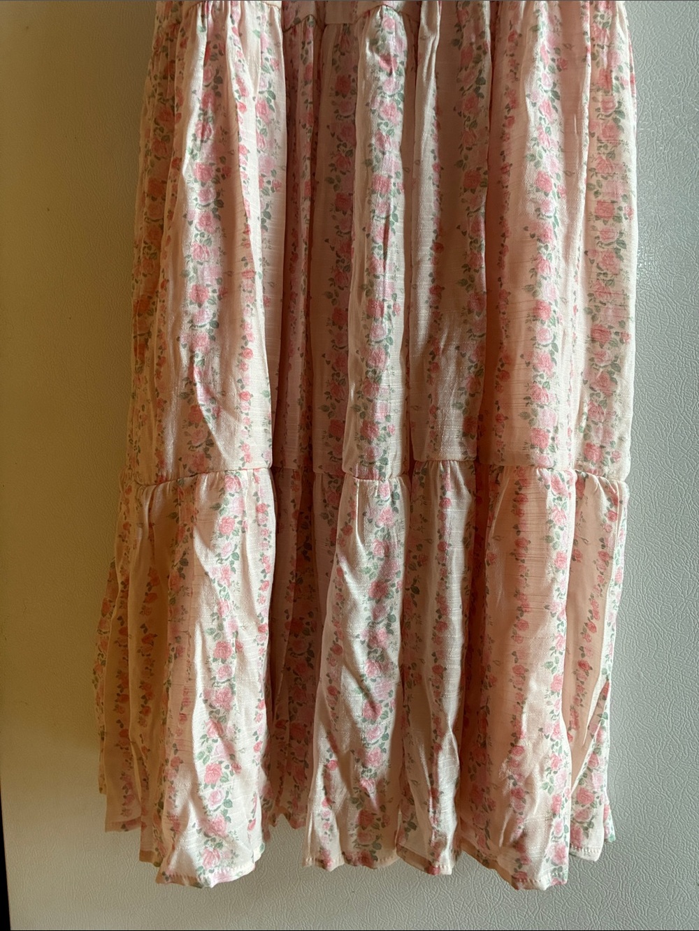 Cottage core feminine ditsy floral midi dress - Picture 12 of 14